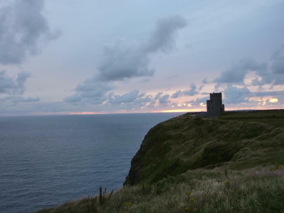 Conway'S Cottage With Sea View Nestling By Cliffs-Of-Moher Liscannor Exterior foto